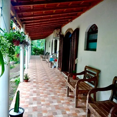 Suites próximo ao rio Jaguareguava em Bertioga-3